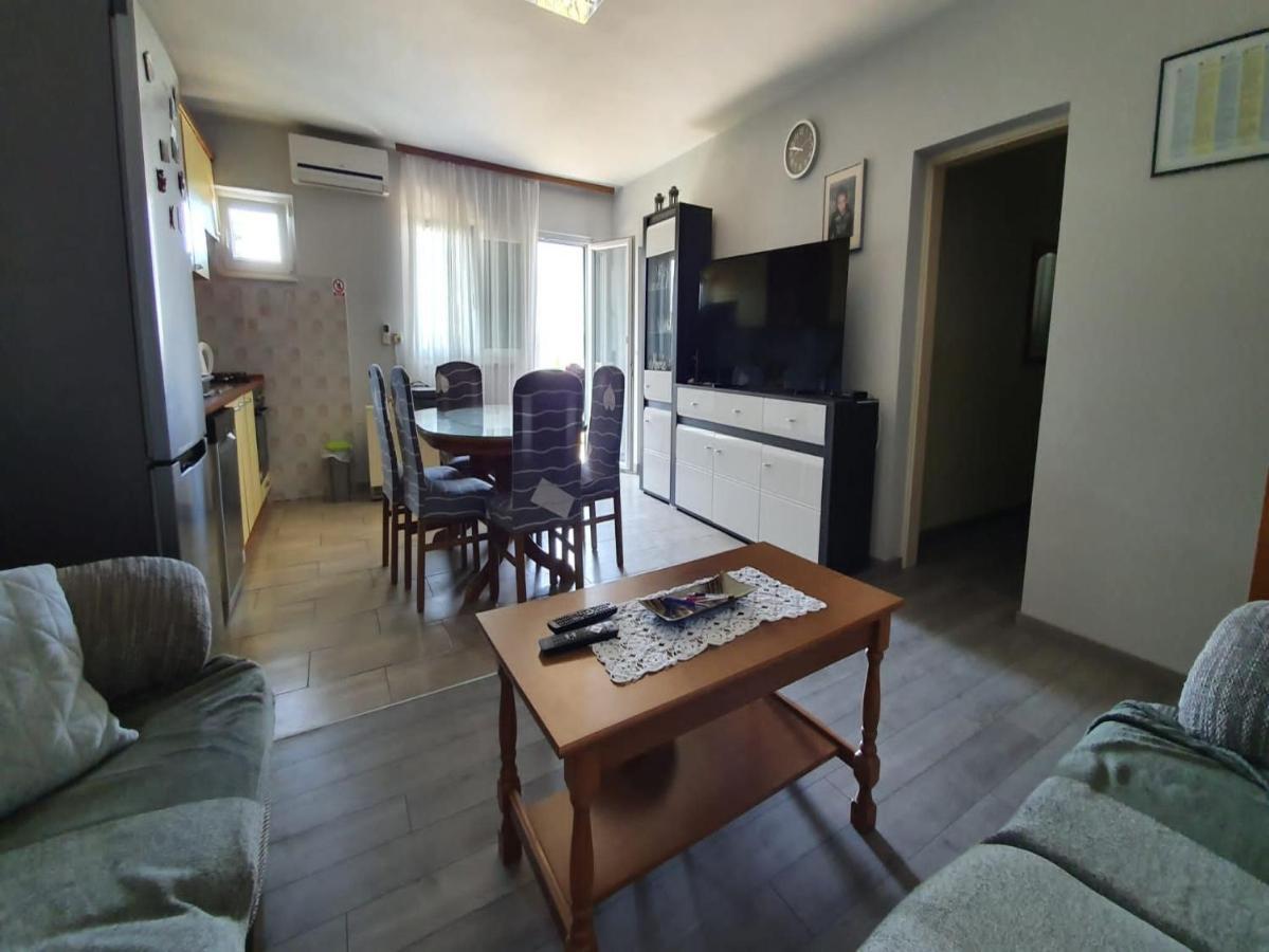 Apartment Miro Kaštela Buitenkant foto